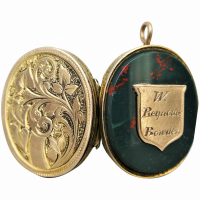 antique-victorian-inlaid-bloodstone-engraved-locket