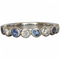 estate-18ct-white-gold-ceylon-sapphire-diamond-ring